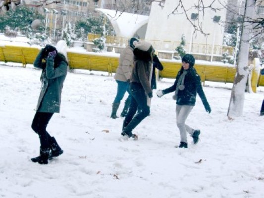 Şcoli închise din cauza vremii